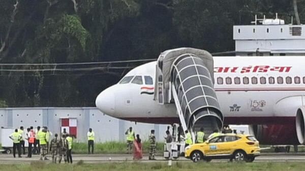 <div class="paragraphs"><p>Security personnel conduct inspection of an Air India aircraft after it received a bomb threat. (Representative image)</p></div>