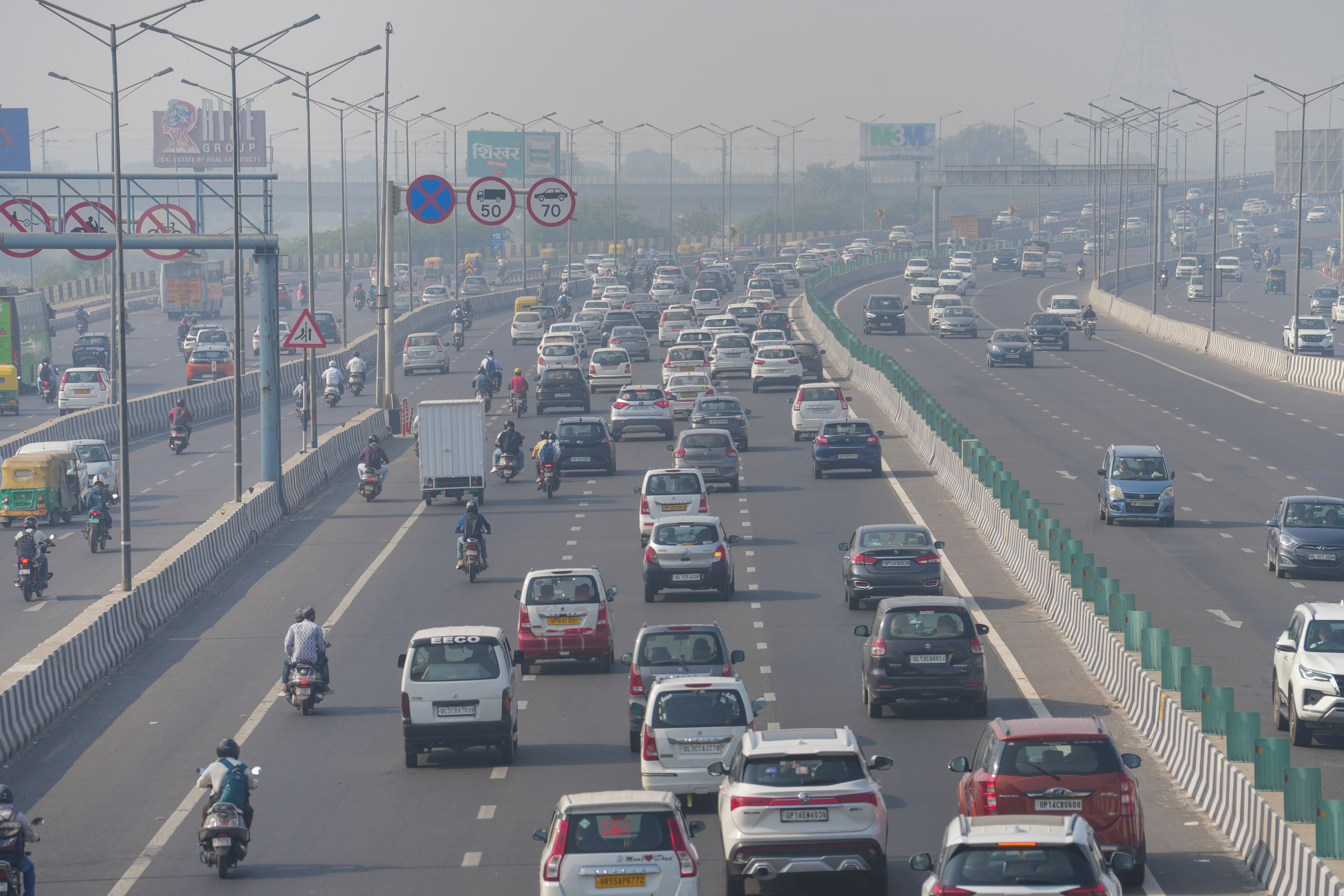 <div class="paragraphs"><p>New Delhi: Vehicles ply on the NH-24 amid smog, in New Delhi, Thursday, Oct. 24, 2024. Delhi on Thursday continued to grapple with rising pollution as the air quality index settled in the 'very poor' category in most areas of the city. </p></div>