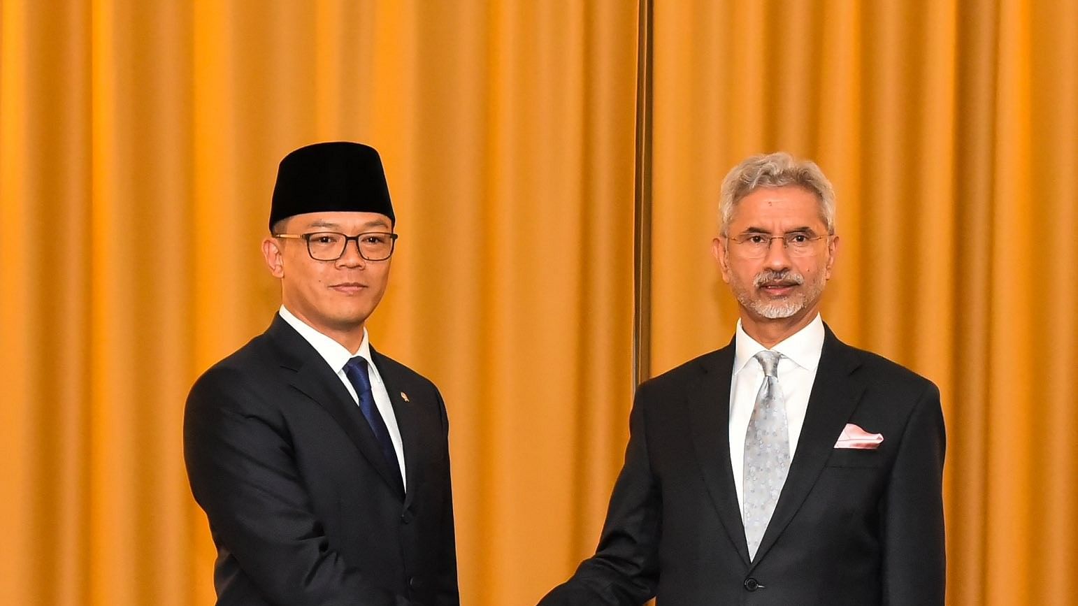 <div class="paragraphs"><p>External Affairs Minister S. Jaishankar on Wednesday met Indonesia's Foreign Minister Sugiono and discussed further strengthening of relations between the two countries.</p></div>