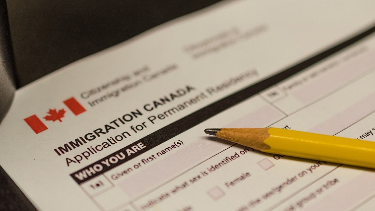 <div class="paragraphs"><p>Representative image of immigration to Canada.</p></div>