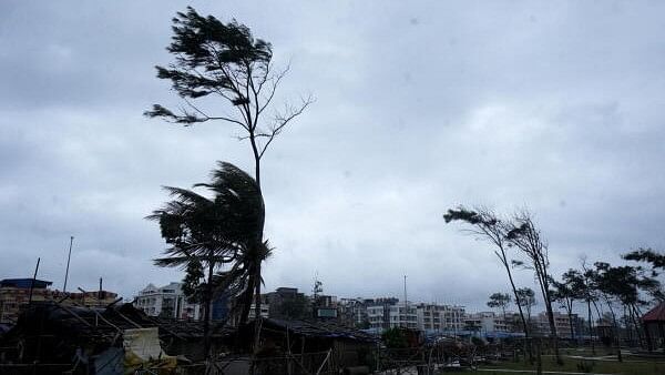 <div class="paragraphs"><p>Strong winds sweep through Digha after the landfall of Cyclone ‘Dana’, in Purba Medinipur district, West Bengal.&nbsp;</p></div>