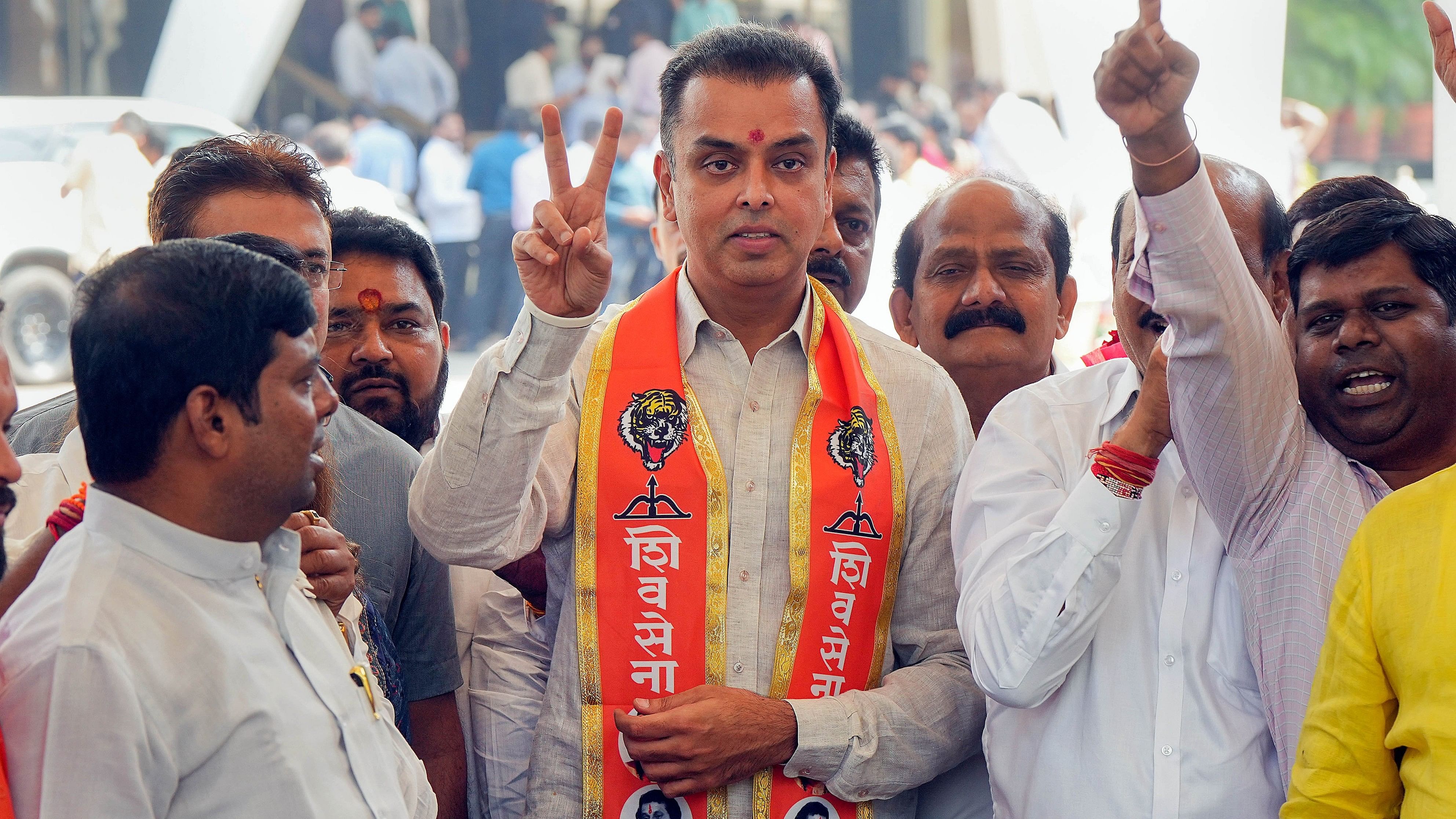 <div class="paragraphs"><p> Shiv Sena leader Milind Deora </p></div>