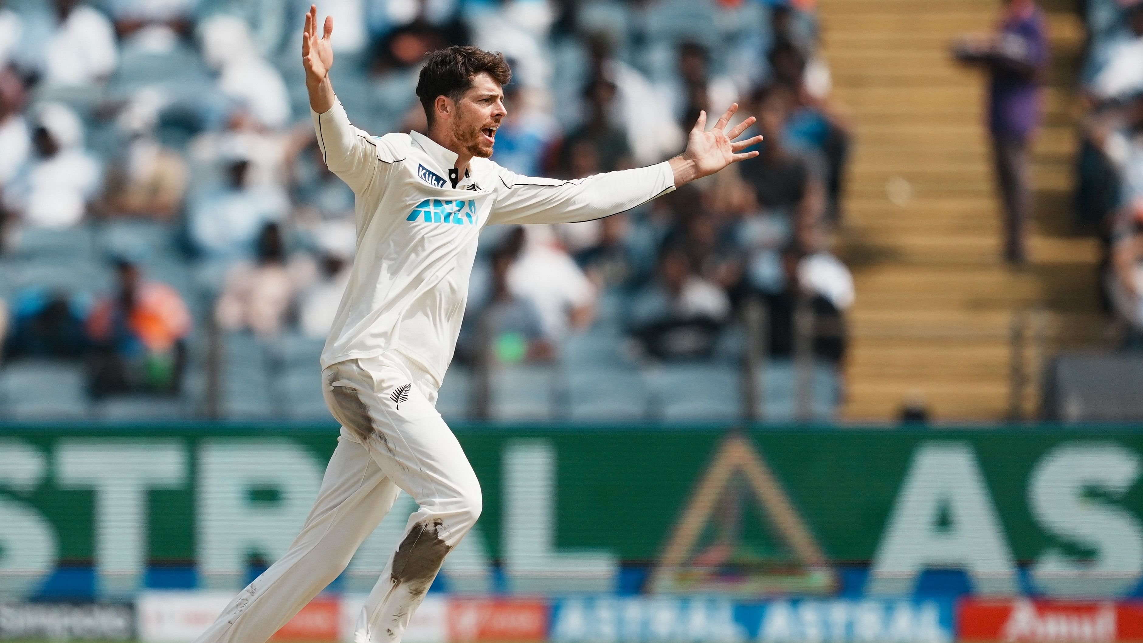 <div class="paragraphs"><p>Mitchell Santner celebrates the wicket of India's Ravichandran Ashwin</p></div>