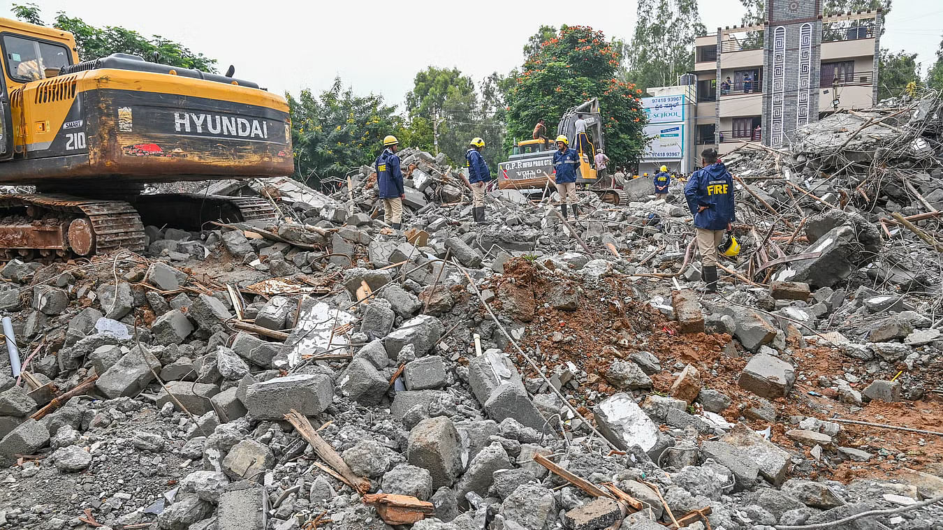 <div class="paragraphs"><p>The under-construction apartment building in eastern Bengaluru's Babusapalya collapsed on Tuesday.  </p></div>