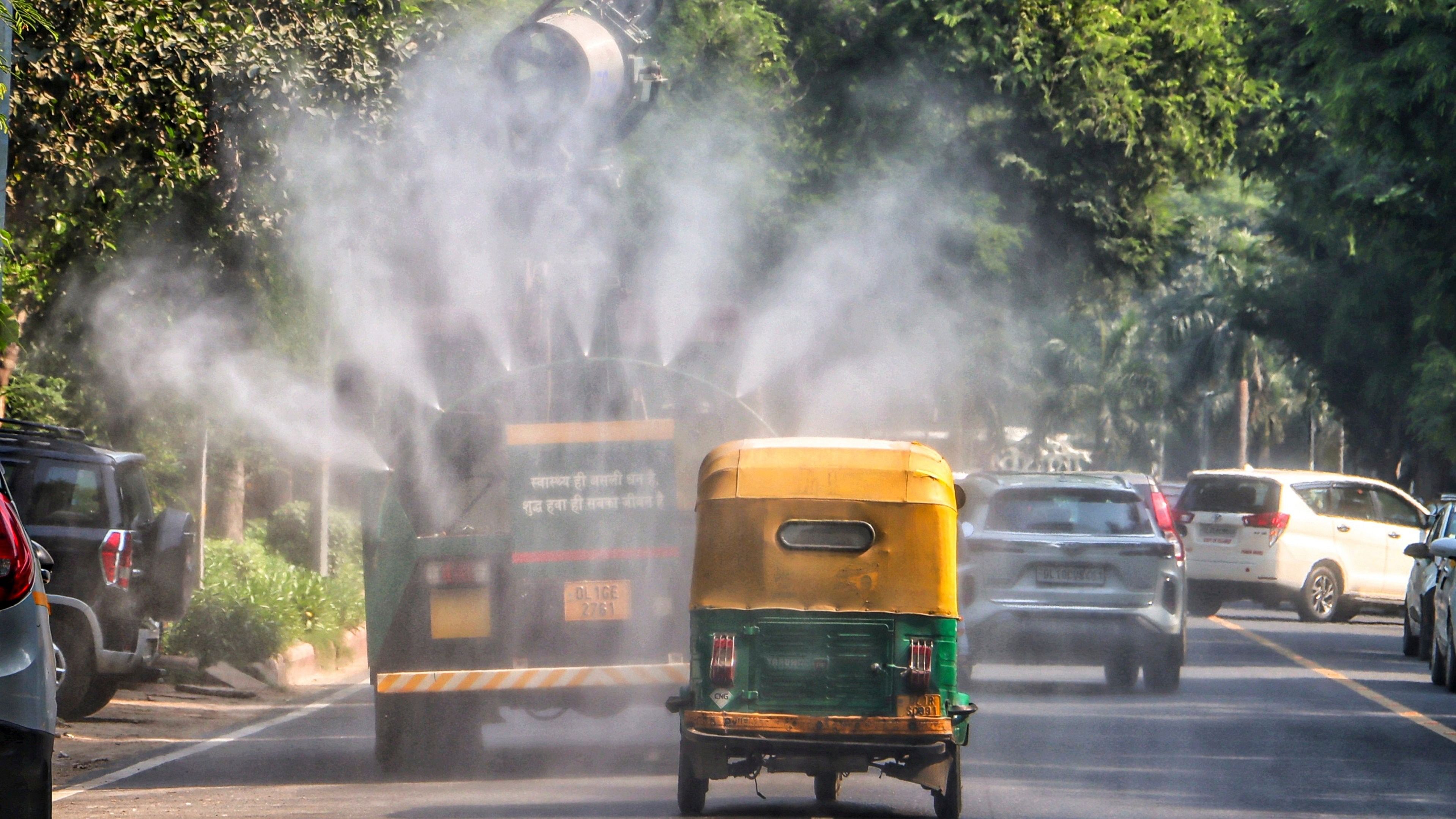 <div class="paragraphs"><p>An anti-smog gun being used to curb air pollution in New Delhi.</p></div>