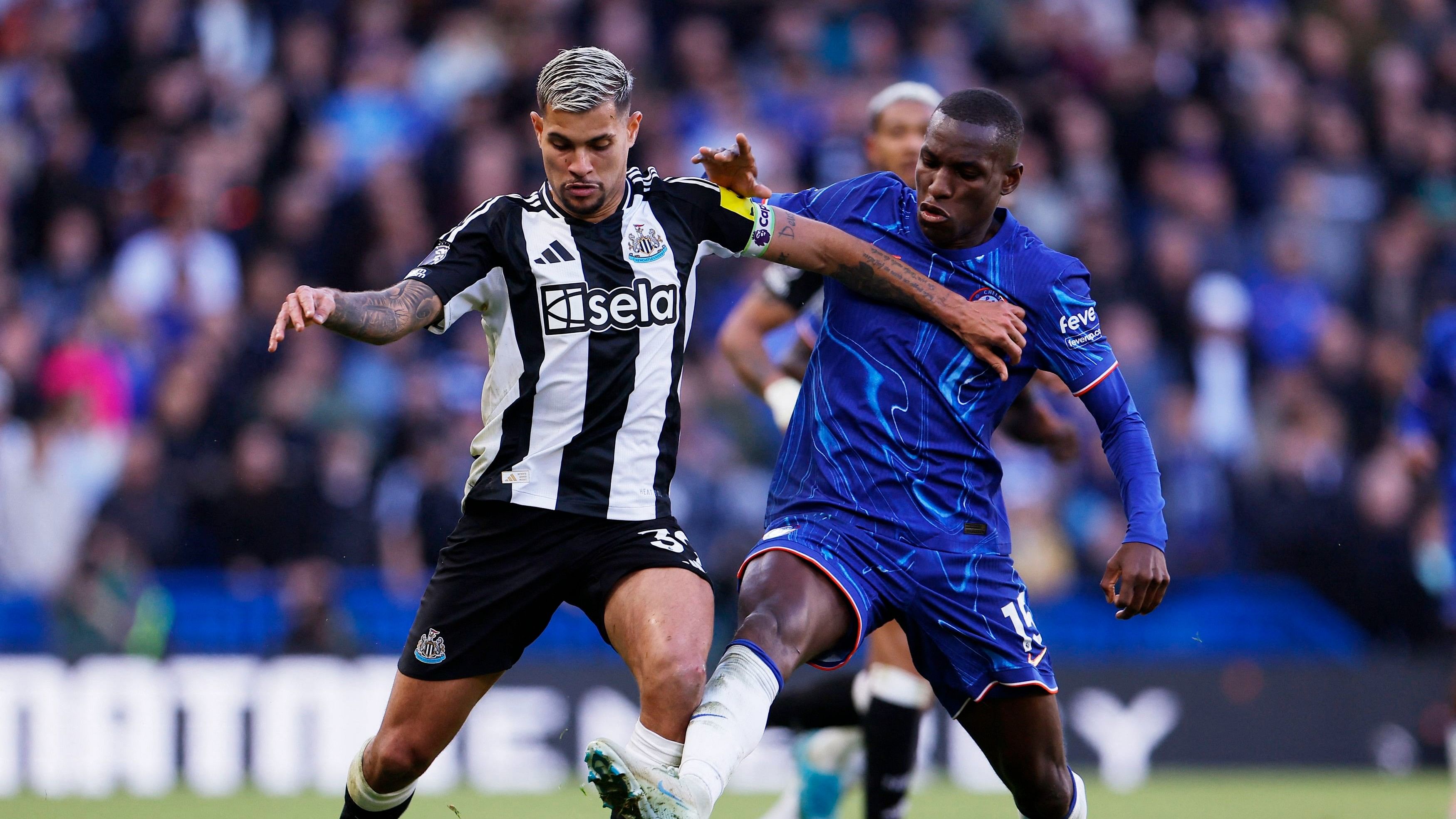 <div class="paragraphs"><p>Newcastle's Bruno Guimaraes vies for the ball with Chelsea's Nicolas Jackson.</p></div>