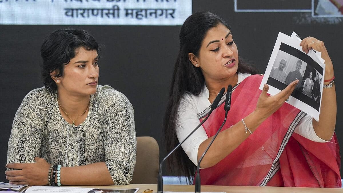 <div class="paragraphs"><p>Congress leaders Alka Lamba and Vinesh Phogat during a press conbference at the AICC headquarters, in New Delhi, Monday, October 28, 2024.</p></div>