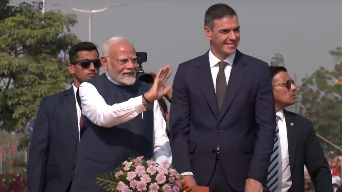 <div class="paragraphs"><p>PM Modi and Spanish PM Pedro Sanchez in Vadodara</p></div>