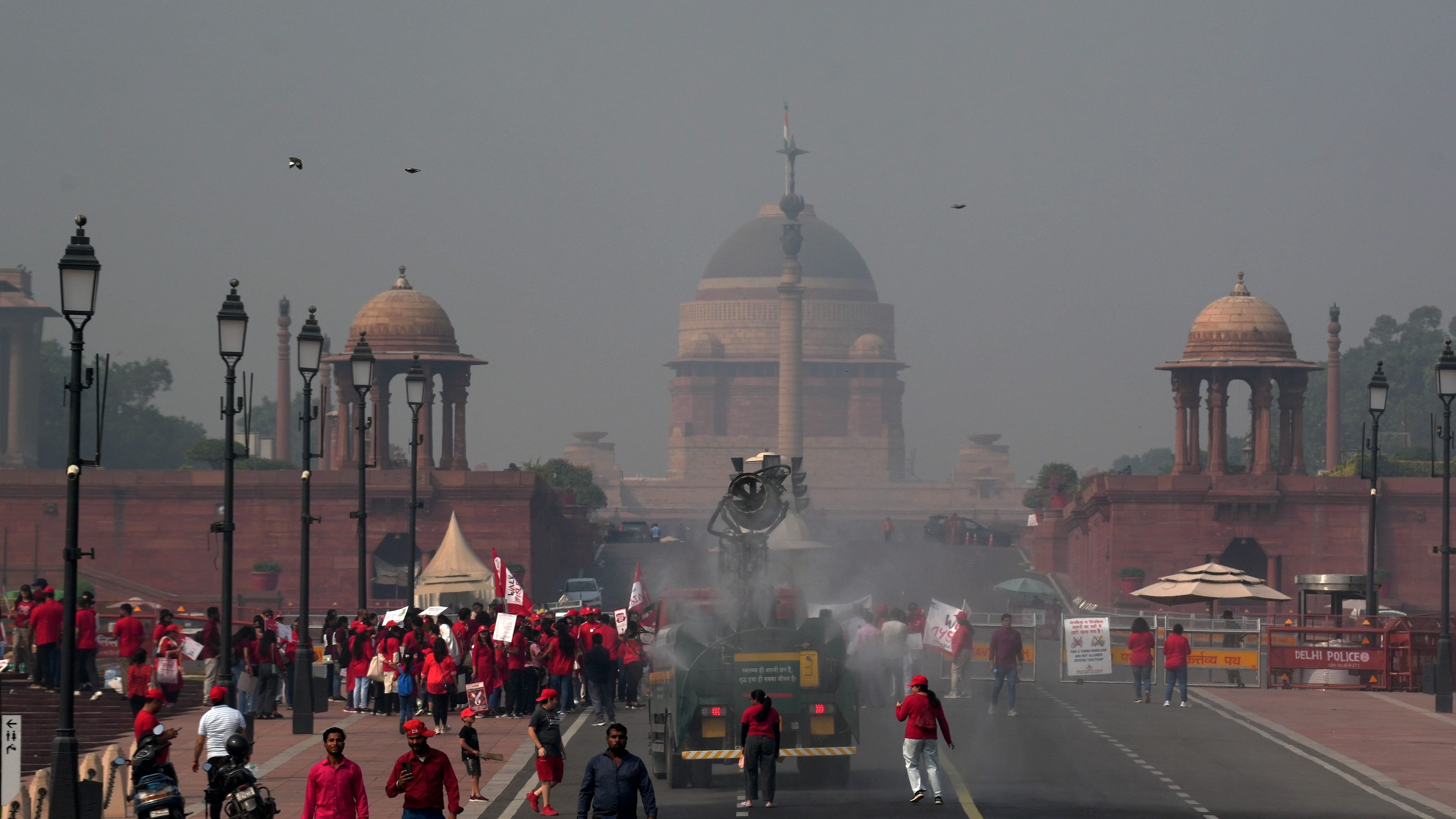 <div class="paragraphs"><p>An anti-smog gun being used at the Kartavya Path to curb air pollution, in New Delhi.</p></div>