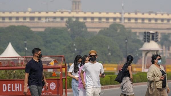 <div class="paragraphs"><p>Delhi records poor air quality with AQI 272 on Tuesday morning, minimum temp 20.3 deg C.&nbsp;</p></div>