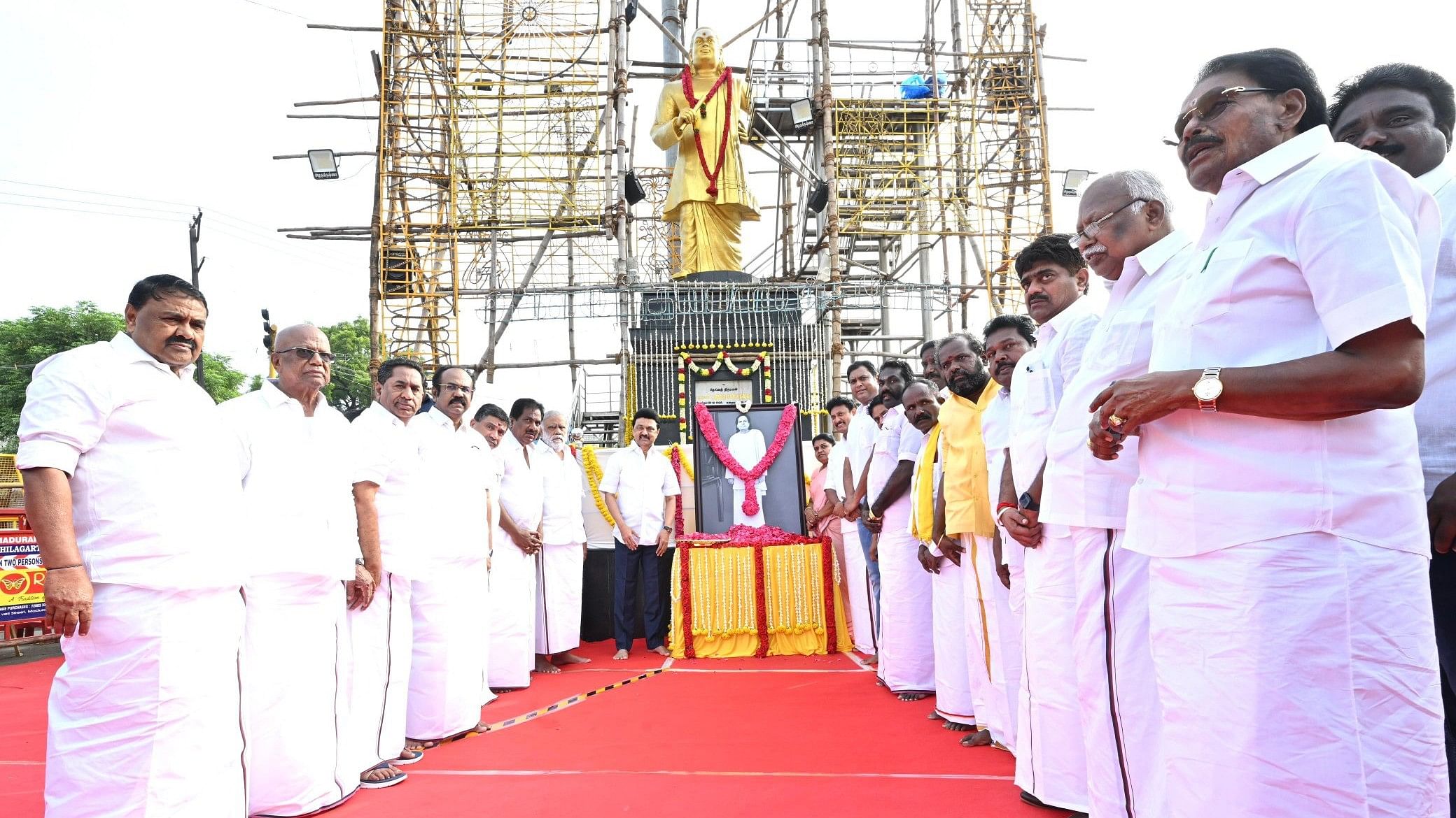 <div class="paragraphs"><p> CM MK Stalin, other leaders pay respects to&nbsp;Thevar on his jayanthi.</p></div>