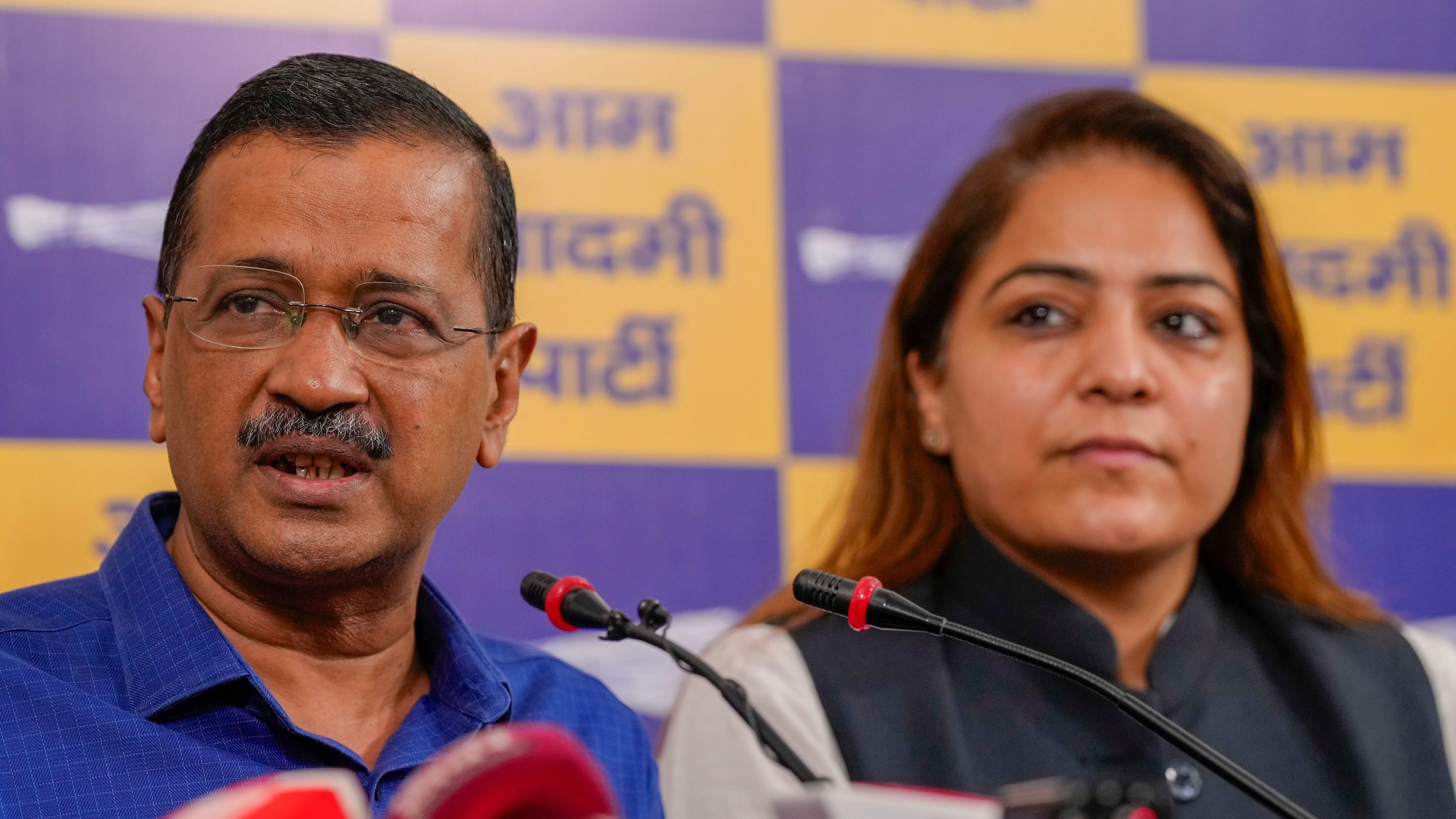 <div class="paragraphs"><p>Aam Aadmi Party (AAP) National Convenor Arvind Kejriwal with MCD Mayor Shelly Oberoi addresses during a press conference, in New Delhi.</p></div>