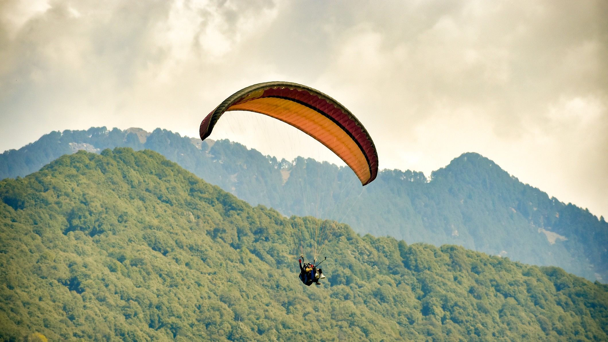 <div class="paragraphs"><p>Representative image showing a paraglider</p></div>