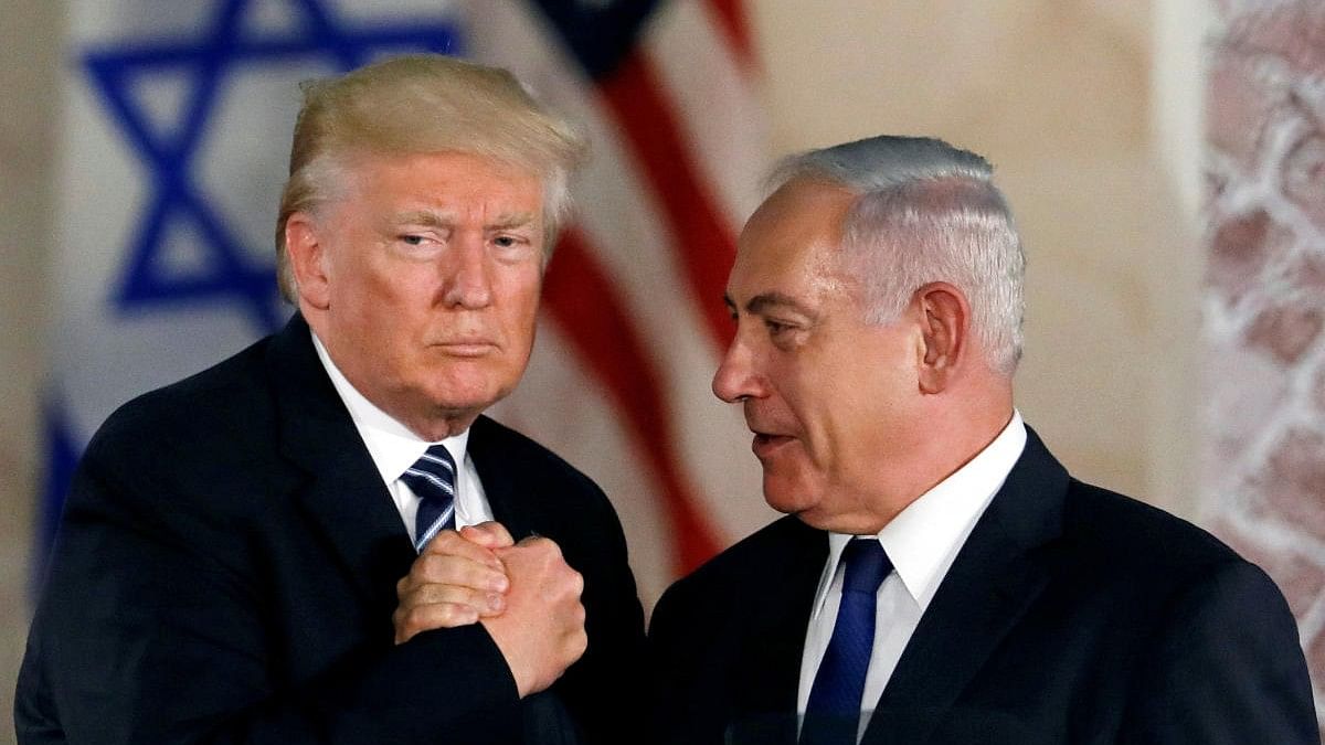 <div class="paragraphs"><p>Republican candidate and ex-US President Donald Trump and Israeli Prime Minister Benjamin Netanyahu shake hands.</p></div>