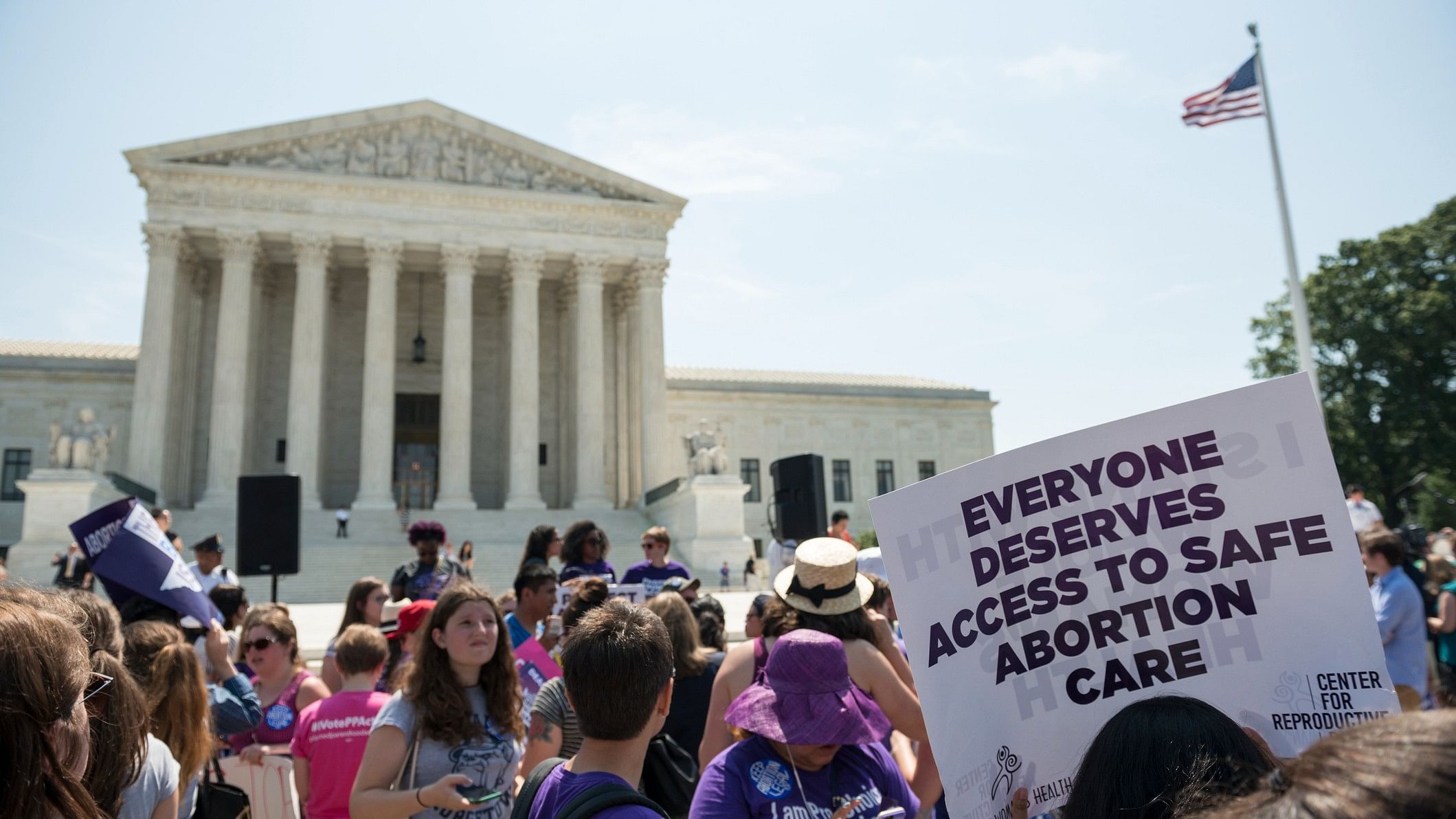 <div class="paragraphs"><p>Pro-choice supporters in front of the US Supreme Court.</p></div>