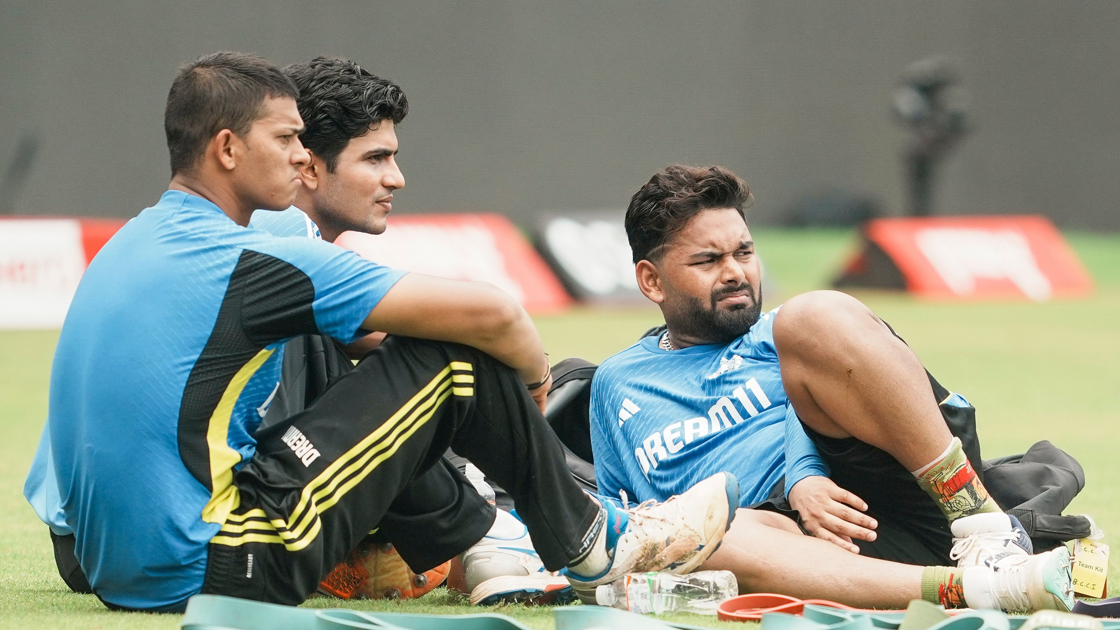 <div class="paragraphs"><p>Yashasvi Jaiswal (left), Shubman Gill (centre) and Rishabh Pant during a practice session, ahead of their third Test against New Zealand at the Wankhede Stadium in Mumbai.</p></div>