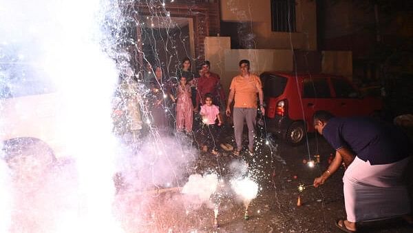 <div class="paragraphs"><p>People light fireworks on the occasion of Deepawali at Sanjaynagar, Bengaluru.</p></div>