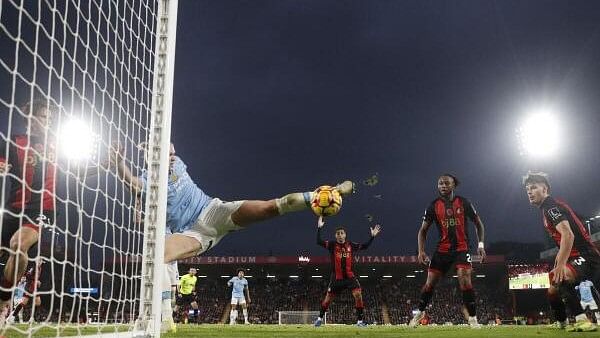 <div class="paragraphs"><p>Premier League - AFC Bournemouth v Manchester City - Vitality Stadium, Bournemouth, Britain - November 2, 2024 - Manchester City's Erling Haaland misses a chance to score.</p></div>