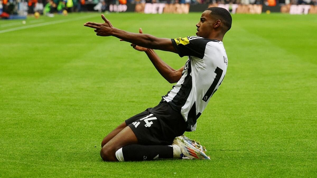 <div class="paragraphs"><p>Newcastle United's Alexander Isak celebrates scoring their first goal.</p></div>