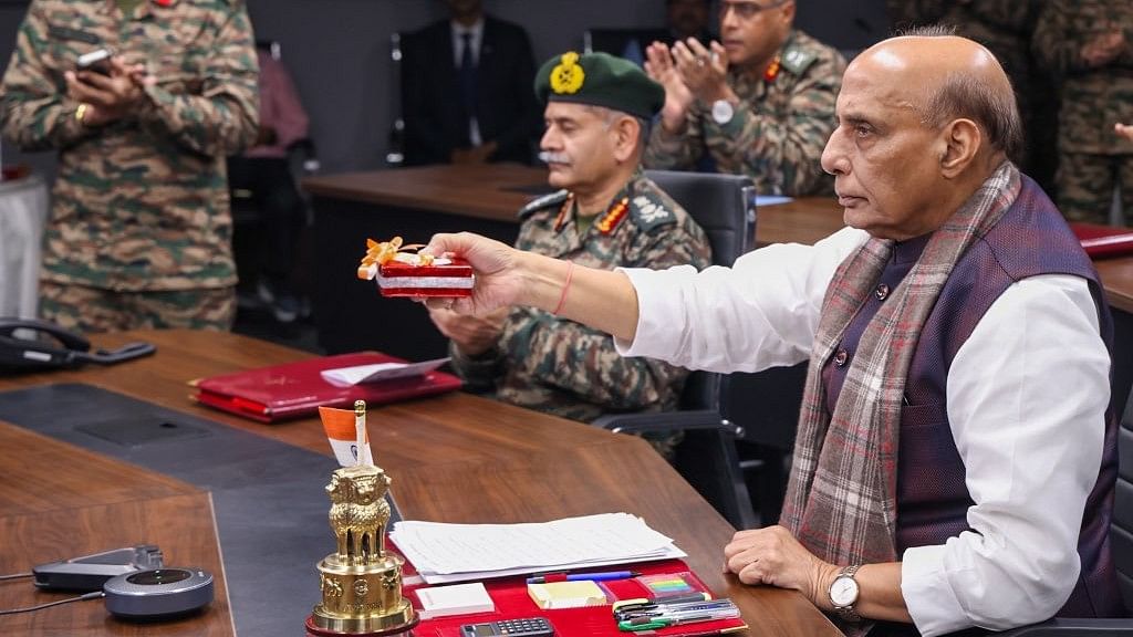 <div class="paragraphs"><p>Defence Minster Rajnath</p></div>