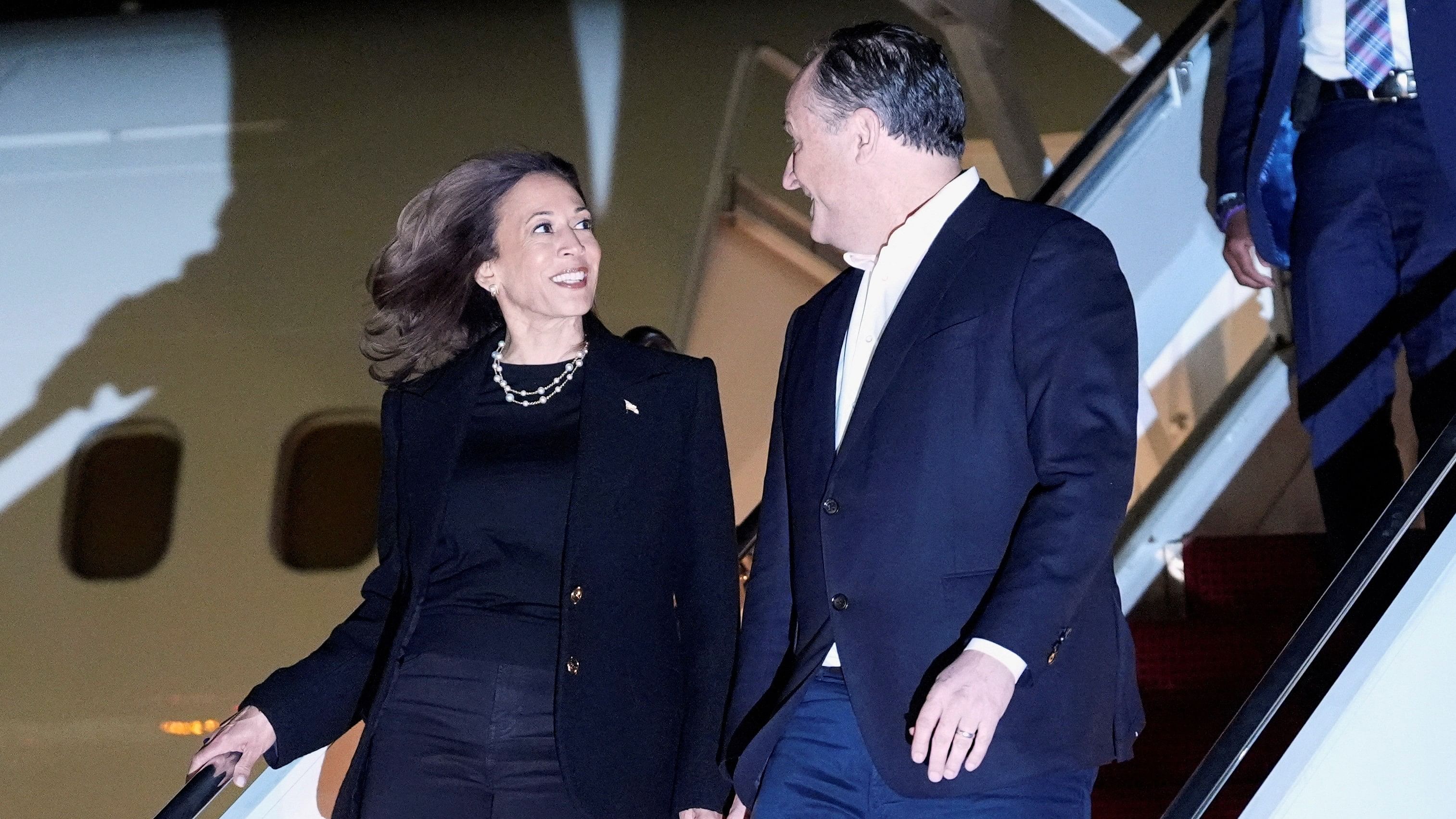 <div class="paragraphs"><p>Democratic presidential nominee US Vice President Kamala Harris at Allegheny County Airport in West Mifflin</p></div>