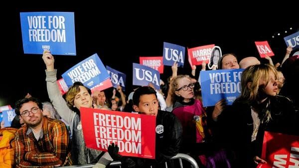 <div class="paragraphs"><p>Supporters cheer during a rally for Democratic presidential nominee and US Vice President Kamala Harris in Pittsburgh, Pennsylvania, US.</p></div>