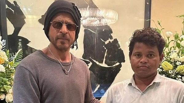 <div class="paragraphs"><p>The man reportedly waited outside Mannat for 95 days to meet SRK after he shut down his computer center in Jharkhand and travelled to Mumbai. </p></div>