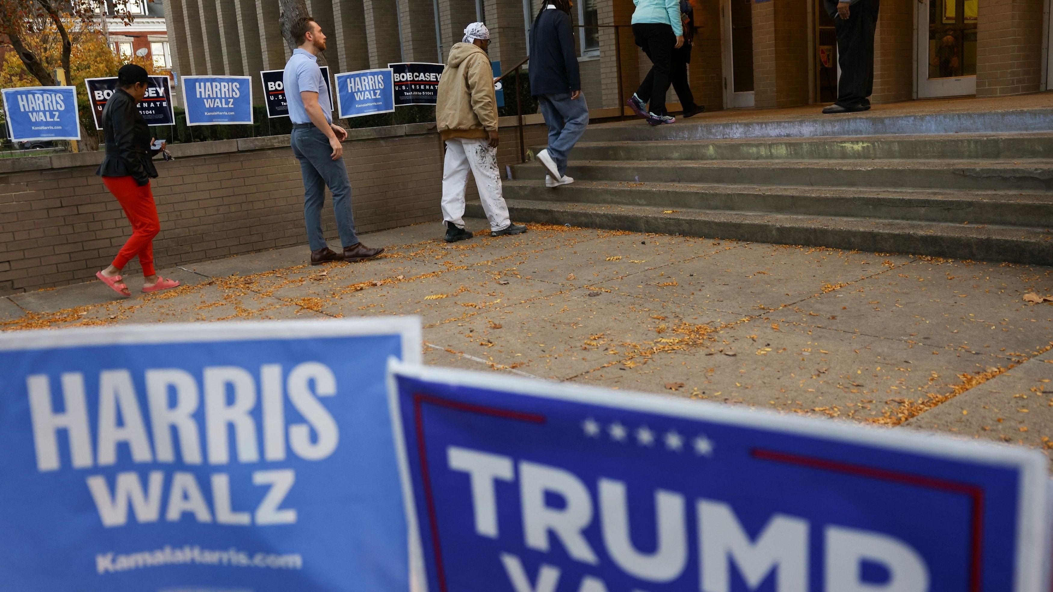 People line up to cast their votes in the 2024 U.S. presidential election on Election Day, at Pittsburgh Manchester School in Pittsburgh, Pennsylvania, U.S., November 5, 2024. REUTERS/Quinn Glabicki