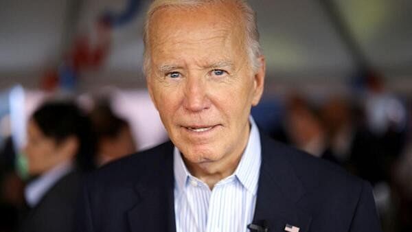 <div class="paragraphs"><p>US President Biden and Democratic presidential nominee Harris attend a Labor Day campaign event in Pittsburgh</p></div>