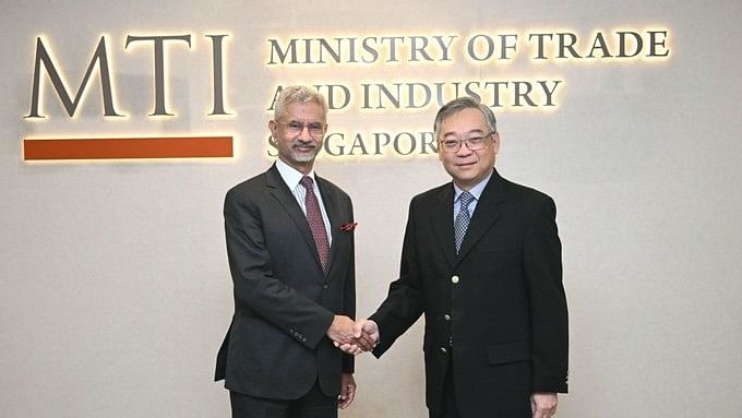 <div class="paragraphs"><p>External Affairs Minister S Jaishankar with Singapore's Deputy Prime Minister Gan Kim Yong.</p></div>