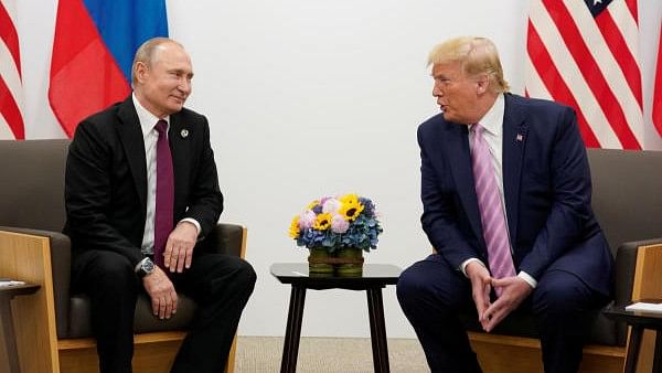 <div class="paragraphs"><p>US President elect Donald Trump (R) and Russian President Vladimir Putin (L).</p></div>