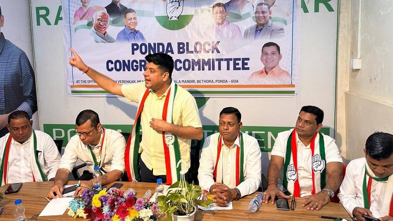 <div class="paragraphs"><p>Goa Pradesh Congress Committee president Amit Patkar (C).</p></div>