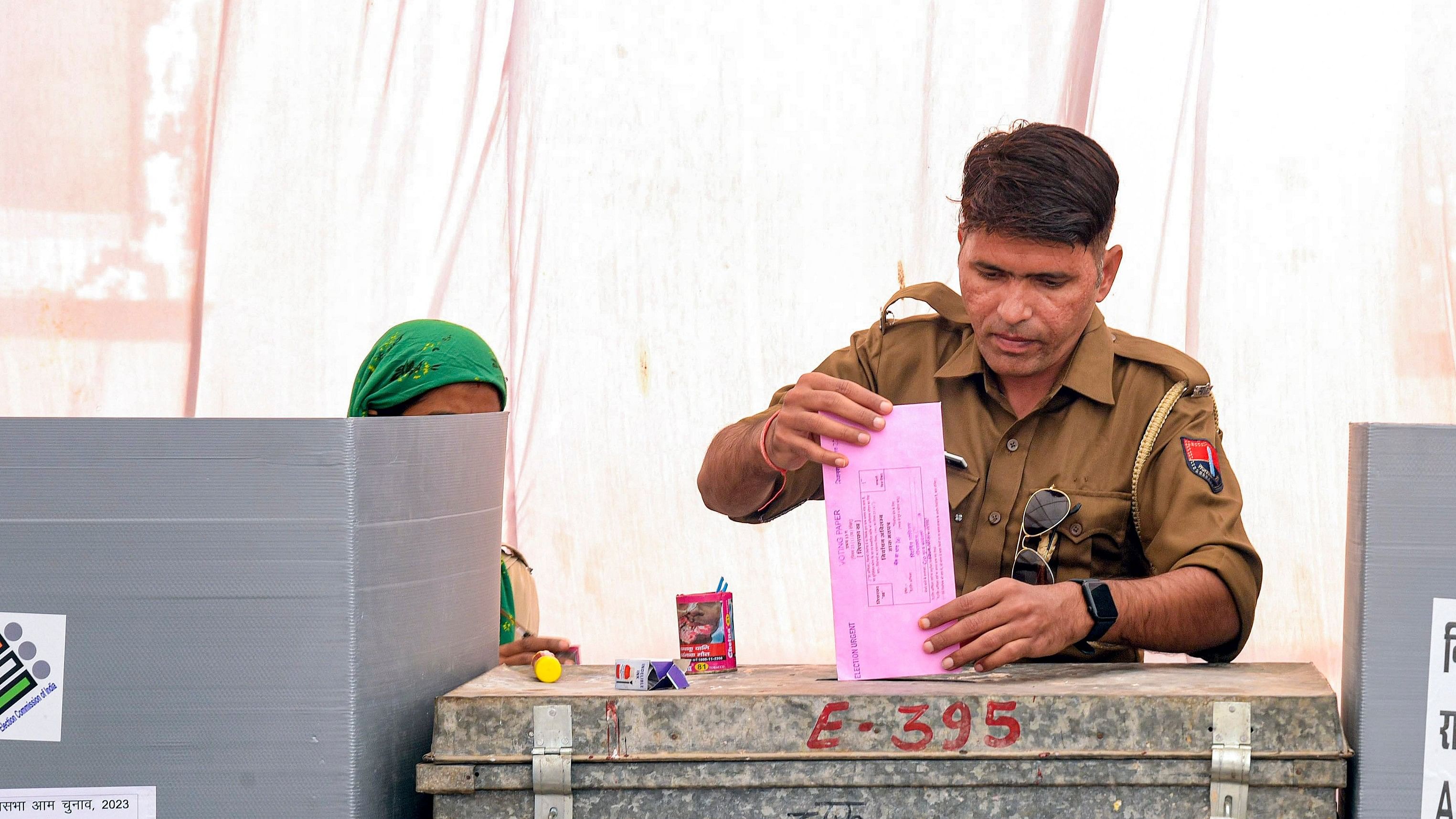 <div class="paragraphs"><p> A police personnel deployed on poll duty. (Representative image)</p></div>