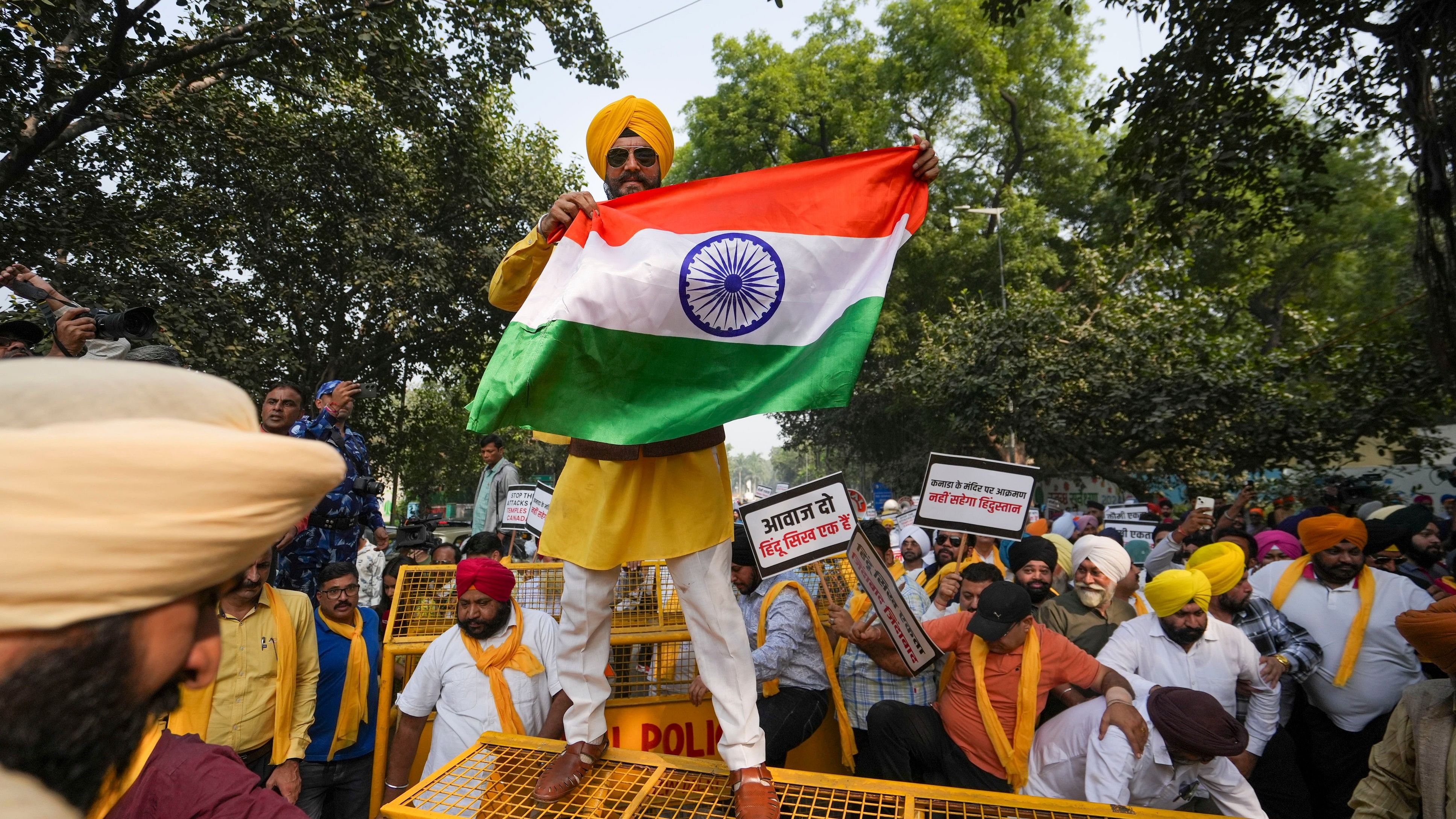 New Delhi: Members of Hindu Sikh Global Forum protest against the attack on a Hindu temple in Canada, near Canadian Embassy, in New Delhi, Sunday, Nov. 10, 2024. (PTI Photo/Arun Sharma) (PTI11_10_2024_000113A)