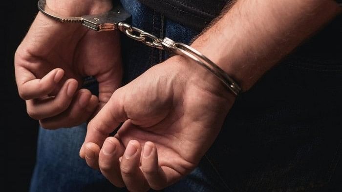 <div class="paragraphs"><p>Representative Image of handcuffs.</p></div>