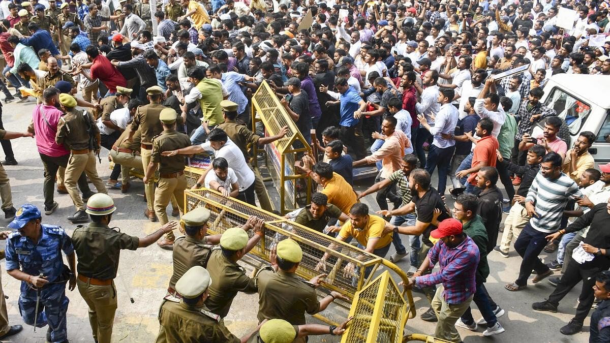 <div class="paragraphs"><p>Aspirants protest over govt exams scheduling in Uttar Pradesh.</p></div>