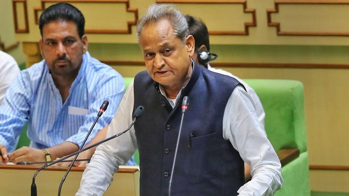 <div class="paragraphs"><p>senior Congress leader Ashok Gehlot</p></div>