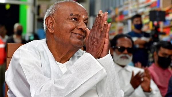 <div class="paragraphs"><p>H D Deve Gowda</p></div>