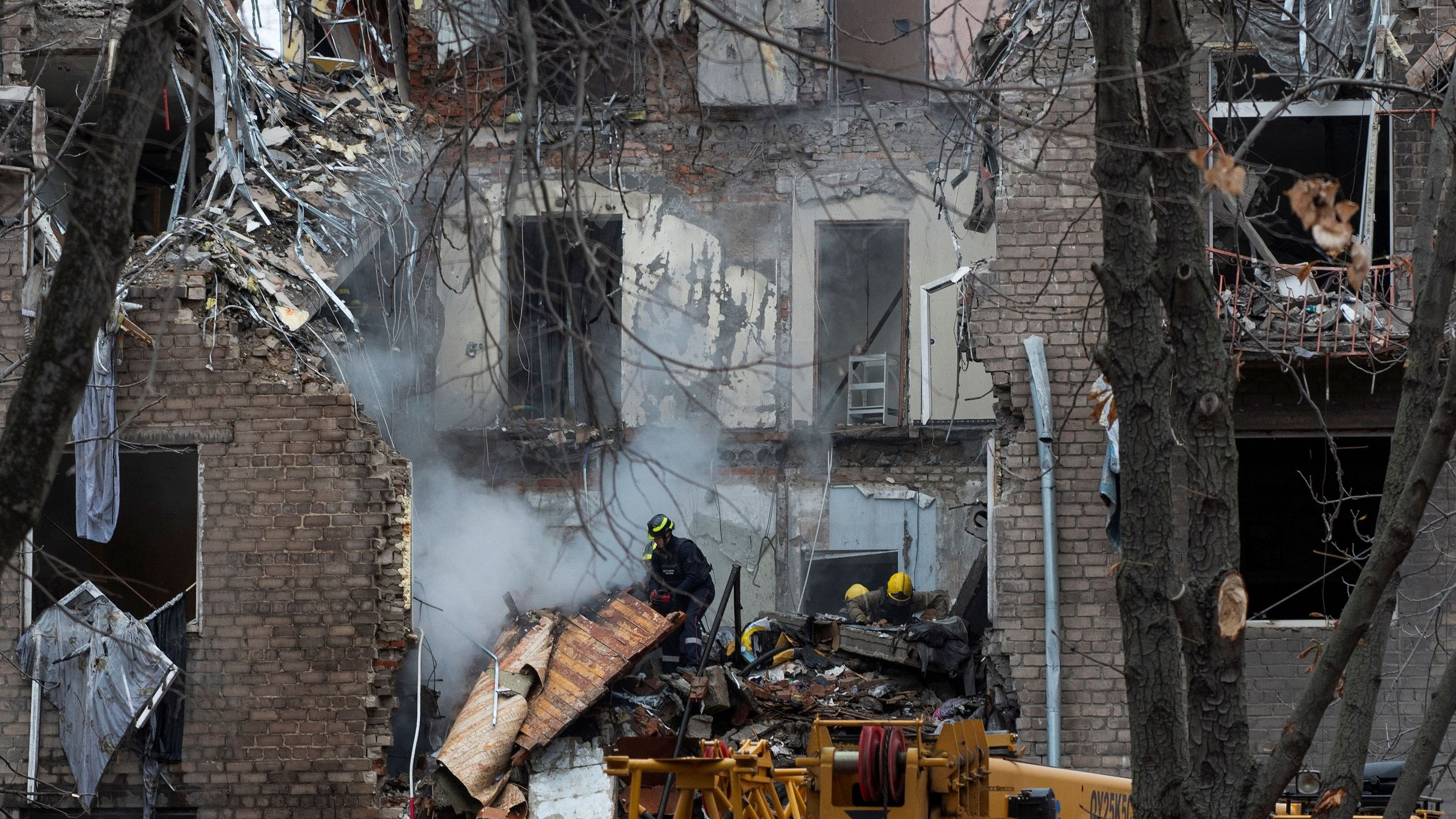 <div class="paragraphs"><p>Rescuers work at the site of an apartment building hit by a Russian missile strike, amid Russia's attack on Ukraine, in Kryvyi Rih, Dnipropetrovsk region, Ukraine November 11, 2024. </p></div>