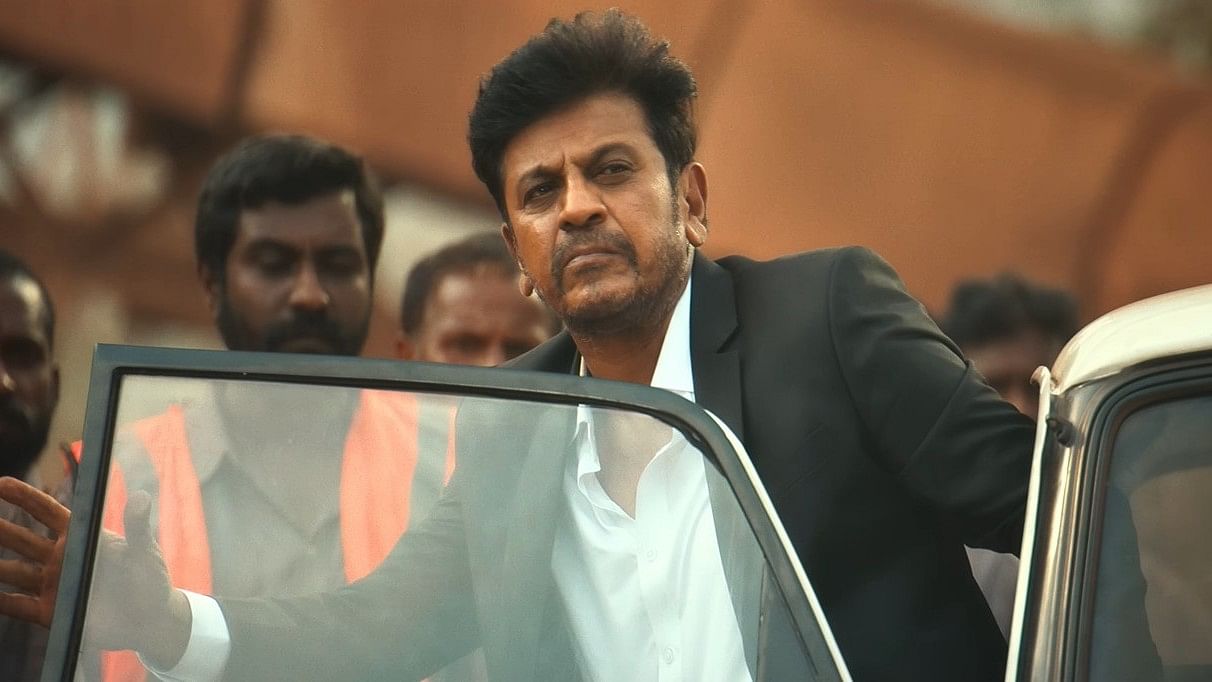 <div class="paragraphs"><p>Shivarajkumar plays a lawyer in 'Bhairathi Ranagal'.</p></div>