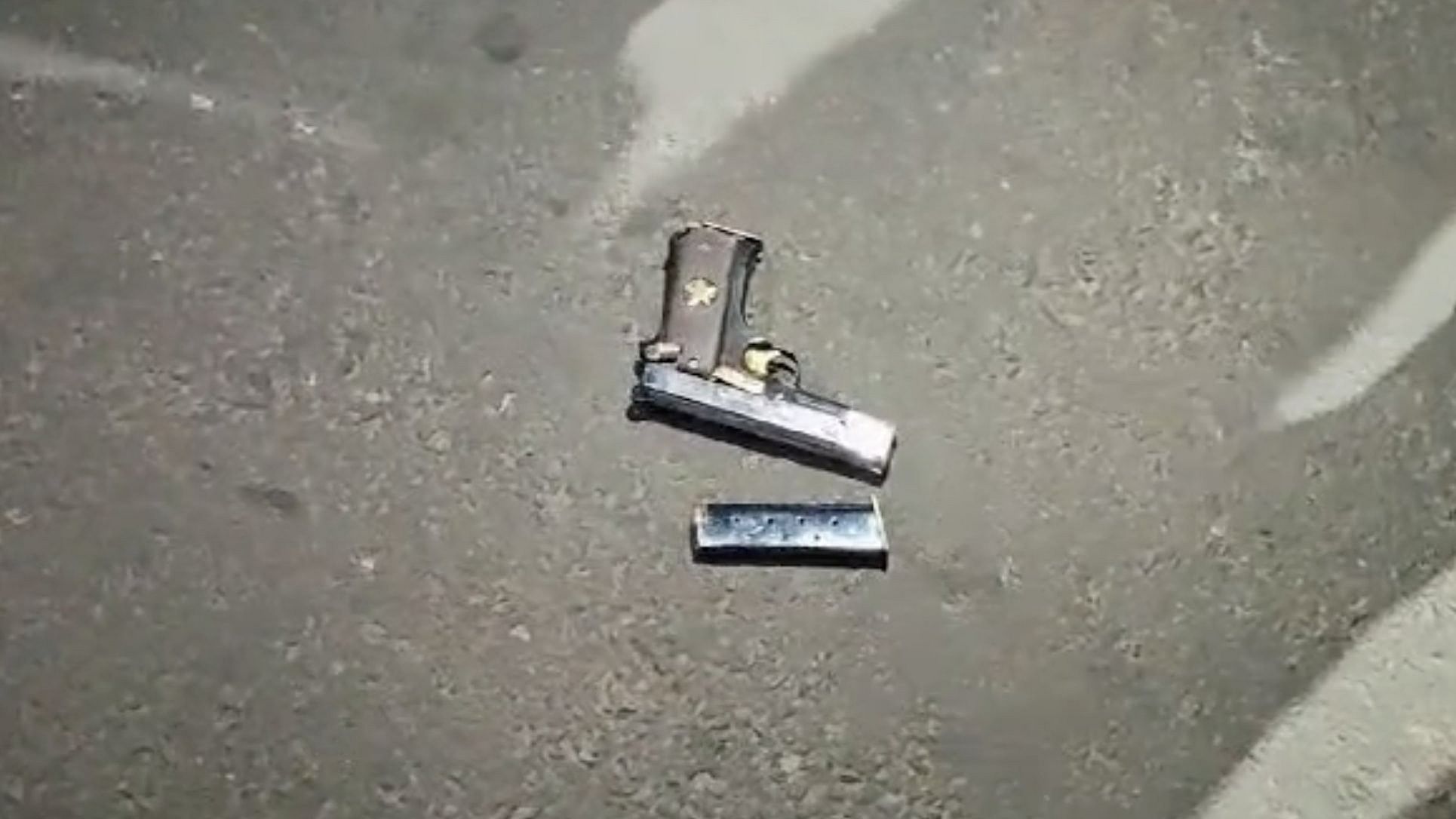 <div class="paragraphs"><p>Image showing the gun used in the attack.</p></div>