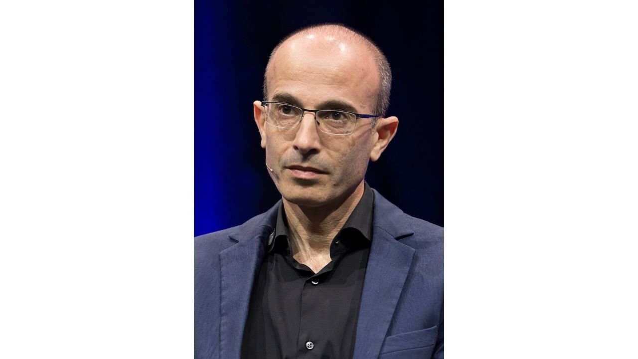 <div class="paragraphs"><p>Yuval Noah Harari </p></div>