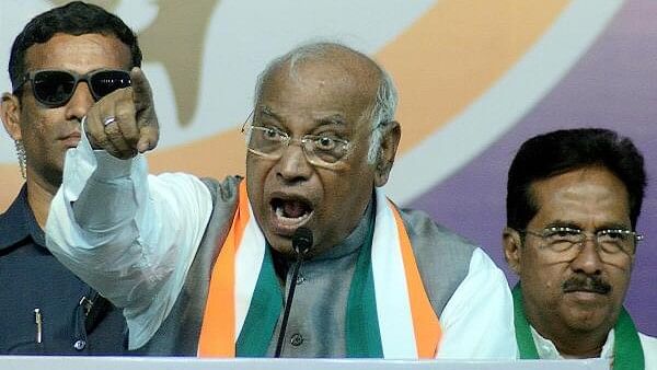 <div class="paragraphs"><p>Congress President Mallikarjun Kharge addresses a public meeting ahead of Maharashtra Assembly elections, in Sangli.&nbsp;</p></div>