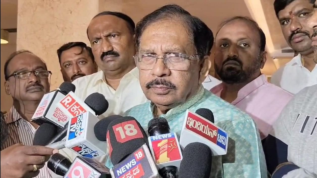 <div class="paragraphs"><p>Home Minister G Parameshwara speaks to media persons in Mysuru, on Monday. KPCC spokesman H A Venkatesh is seen. </p></div>