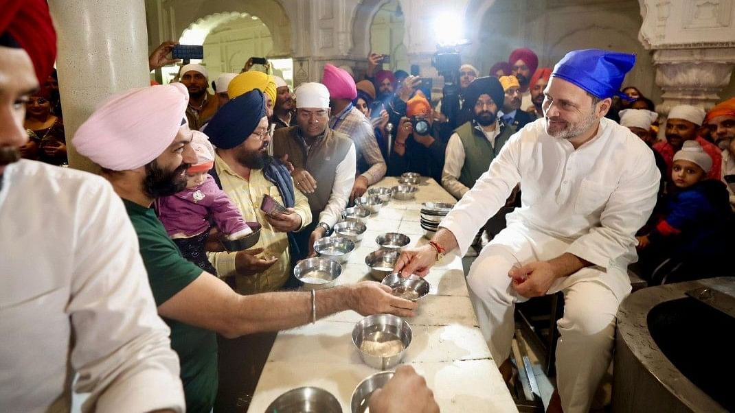 <div class="paragraphs"><p>Rahul Gandhi at Golden Temple</p></div>