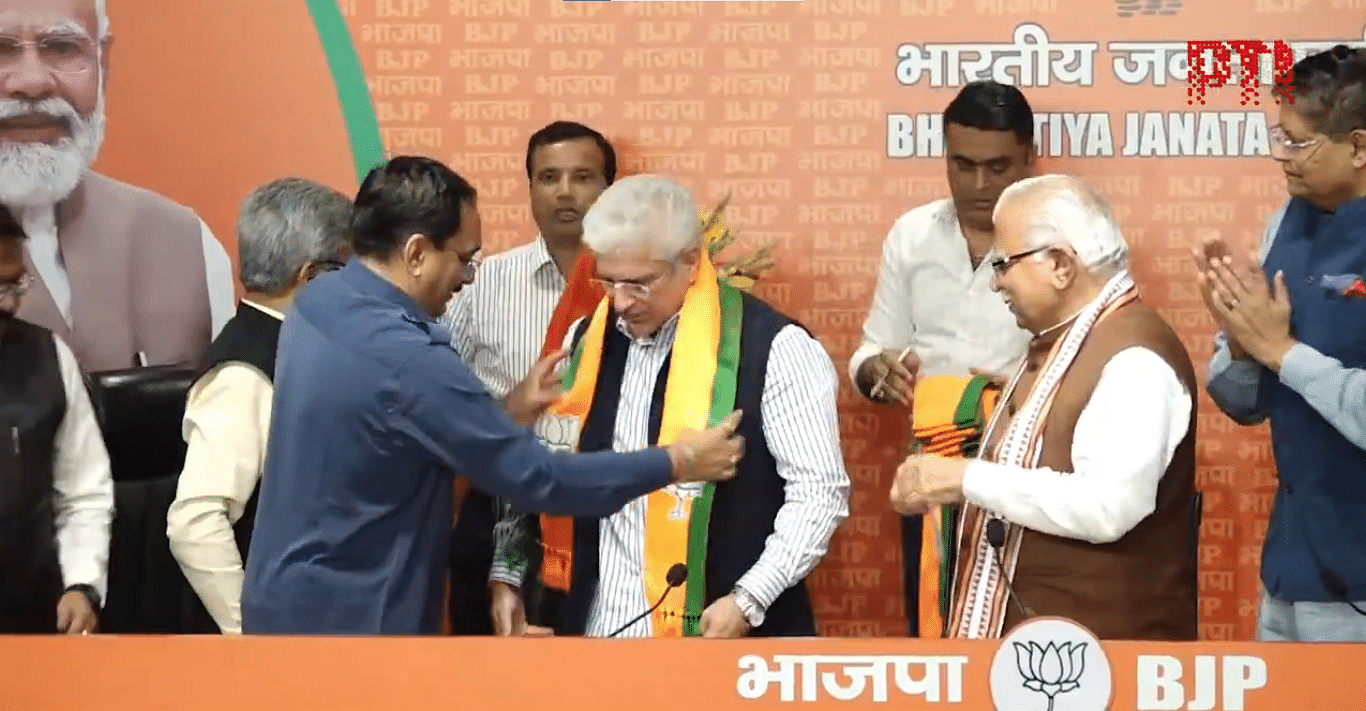 <div class="paragraphs"><p>Kailash Gahlot joining BJP.</p></div>