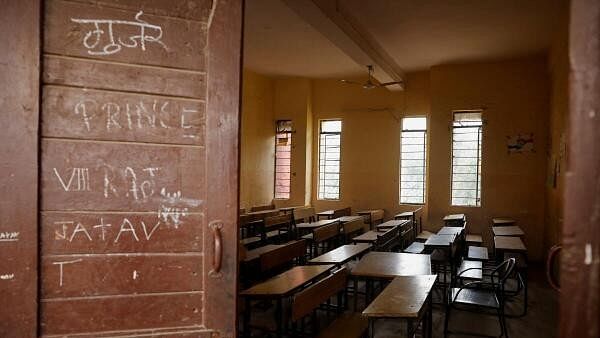 <div class="paragraphs"><p>A view of an empty classroom in a school after Delhi authorities directed all schools to move classes online after Delhi's air quality turned "hazardous" due to alarming air pollution and smog, in New Delhi, India.&nbsp;</p></div>