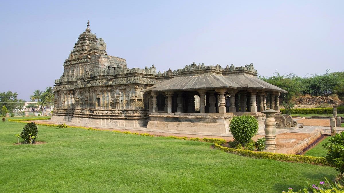 <div class="paragraphs"><p>The Jain Temple, also known as Brahma Jinalaya, Lakkundi, Karnataka</p></div>