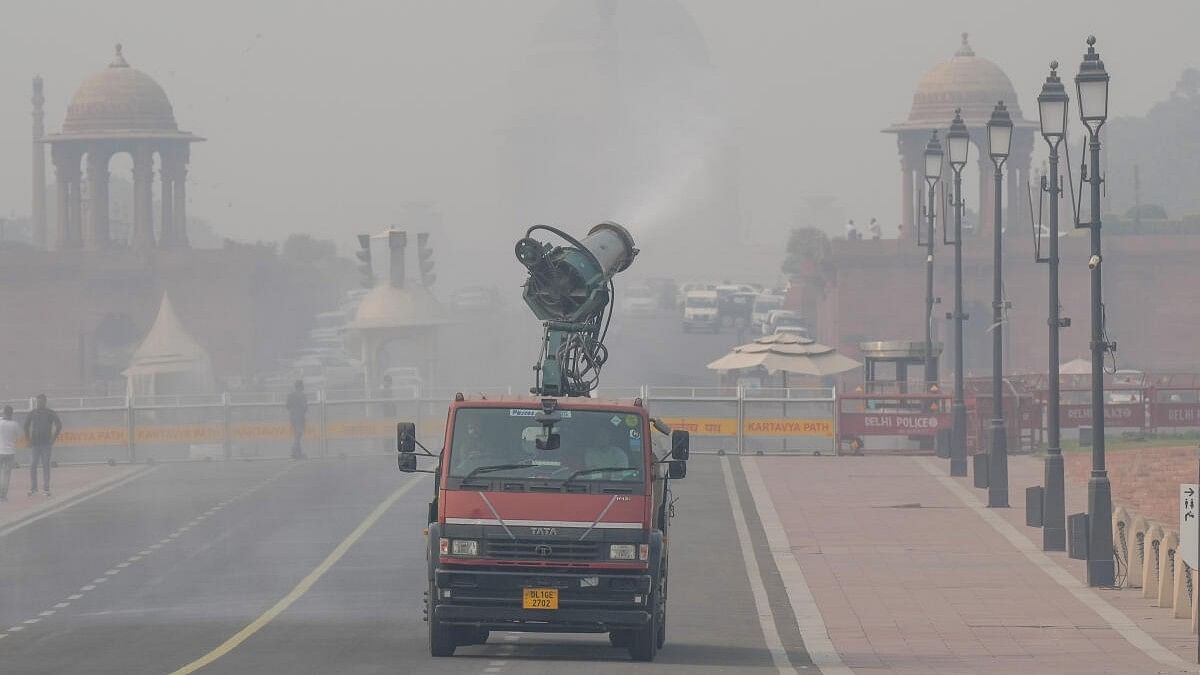 <div class="paragraphs"><p>An anti-smog gun sprays mist to mitigate smoggy conditions, in New Delhi, Tuesday, Nov. 19, 2024.</p></div>