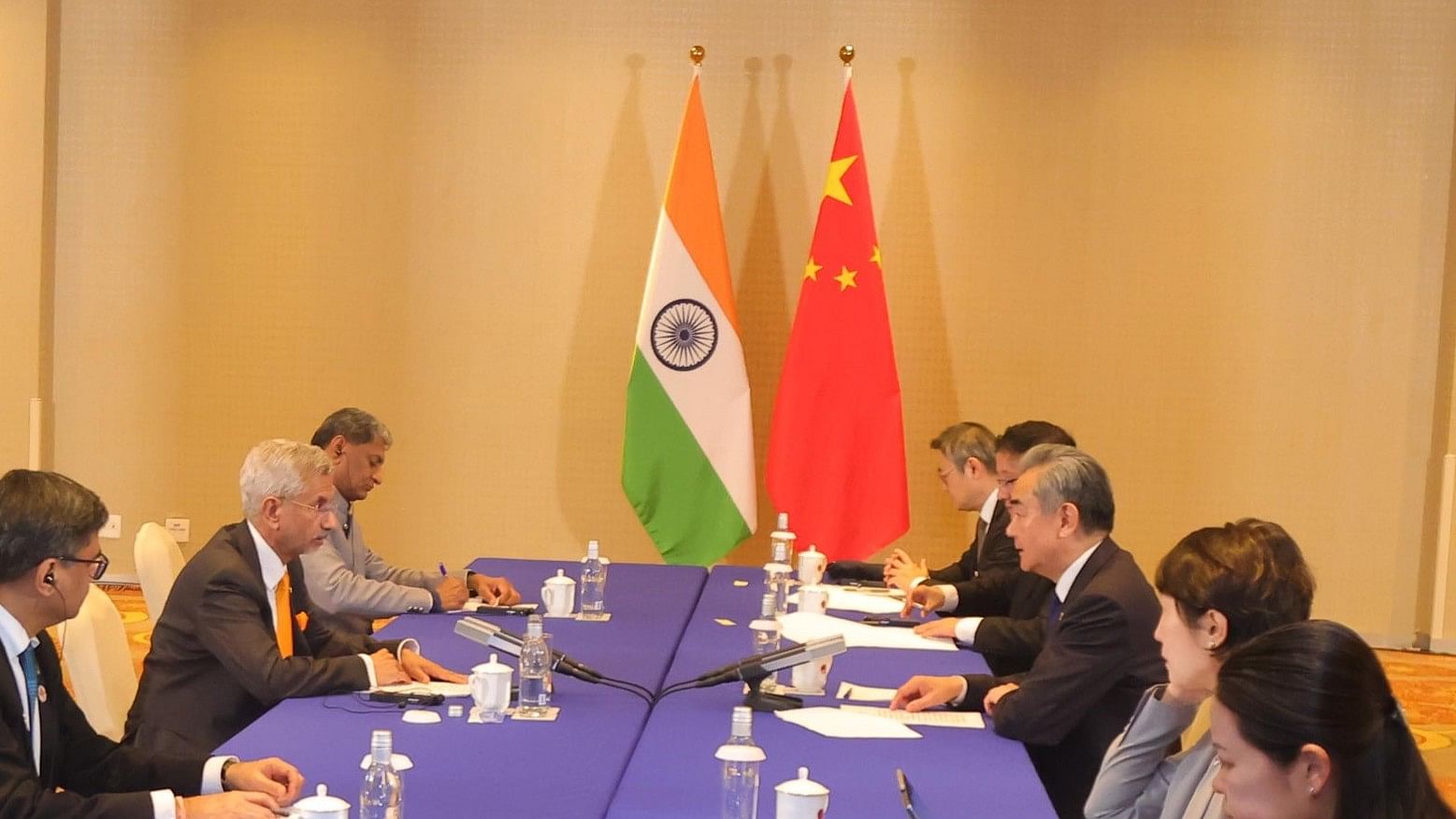 <div class="paragraphs"><p>External Affairs Minister S Jaishankar(L) and his Chinese counterpart Wang Yi during a meeting.</p></div>